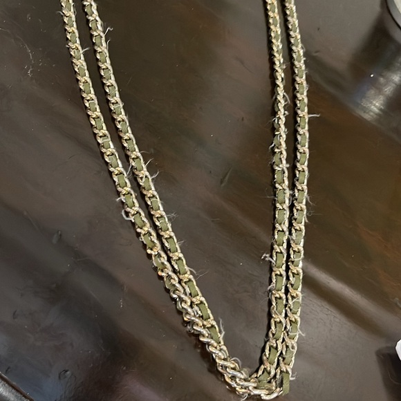 A cute Tory Burch Robinson convertible bag - Picture 12 of 16